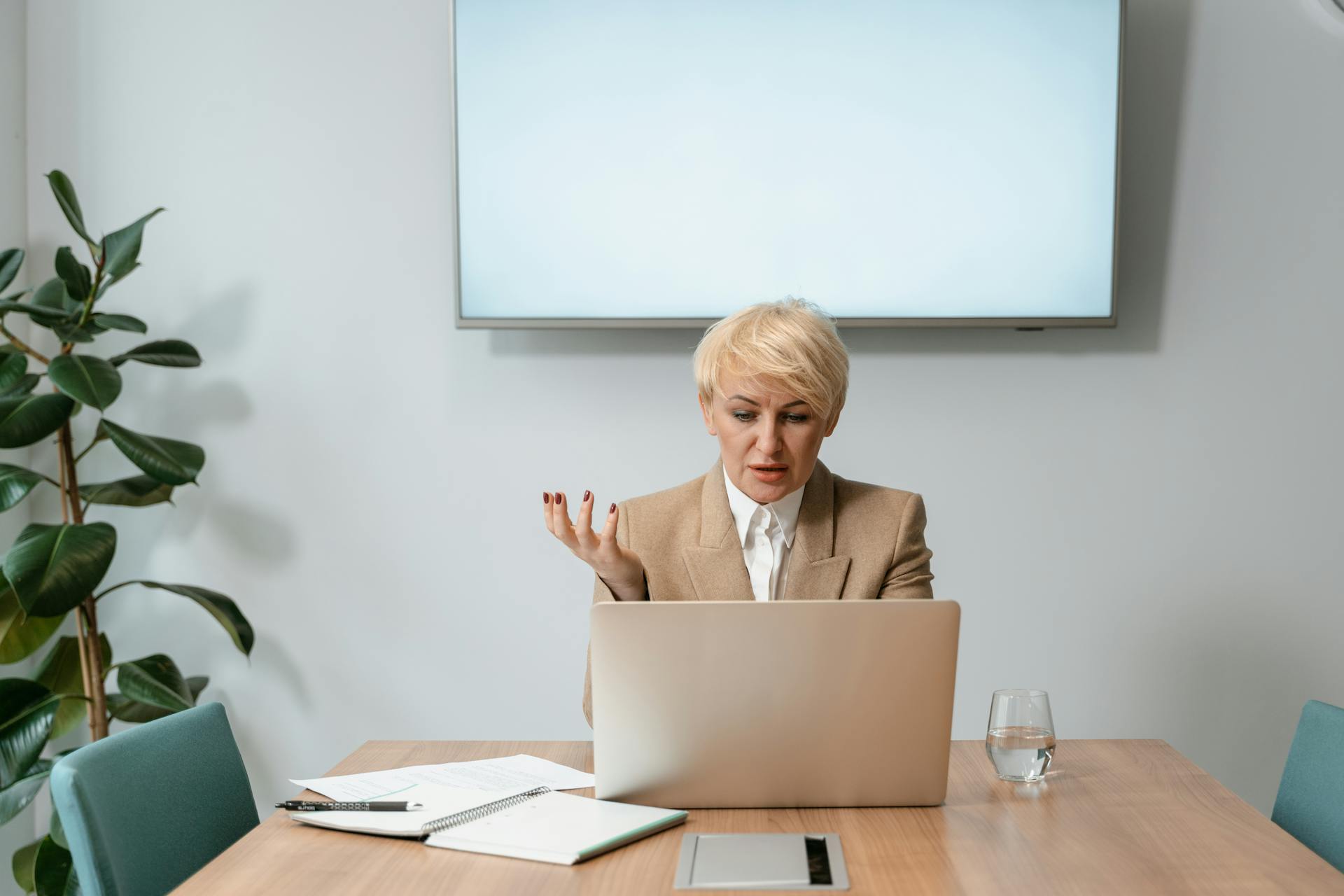 Read more about the article How to do better work in office so that the stalled vehicle of progress starts moving
